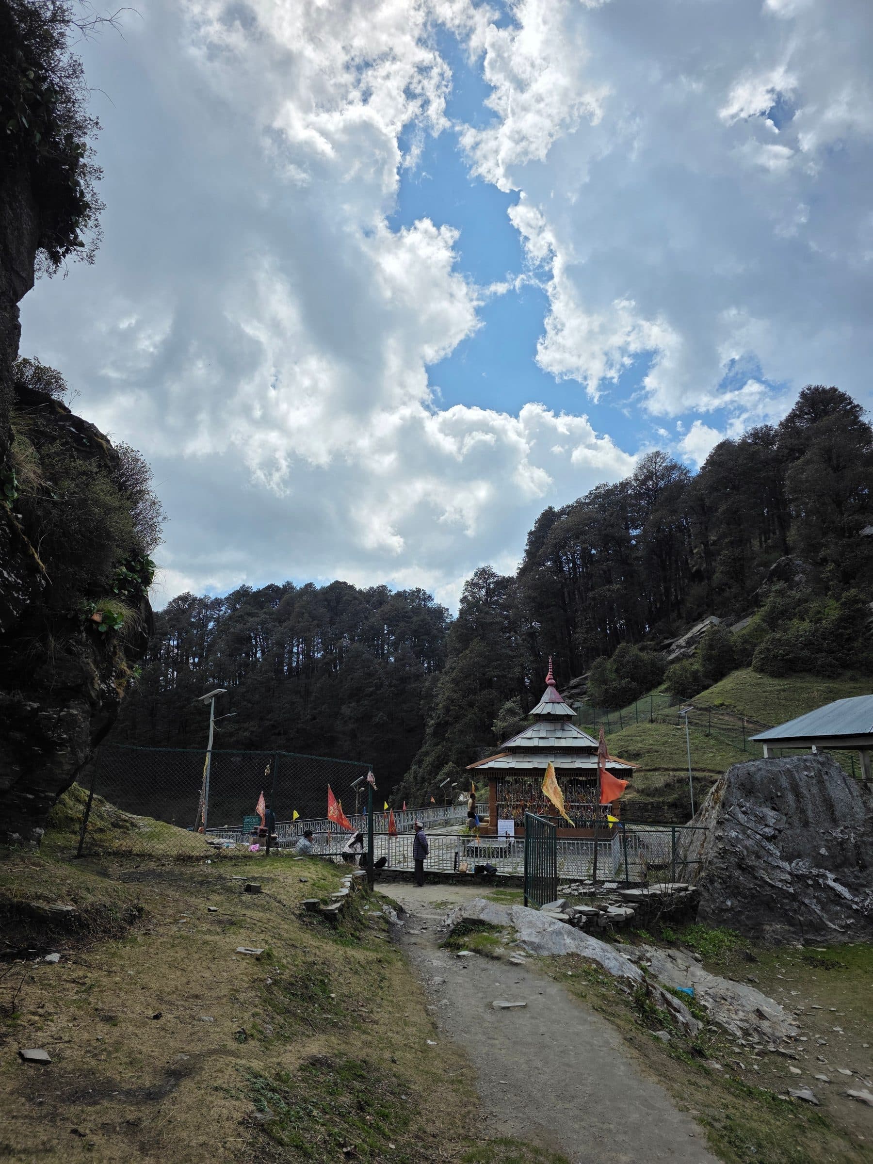 Which Is Better Jibhi Or Kasol