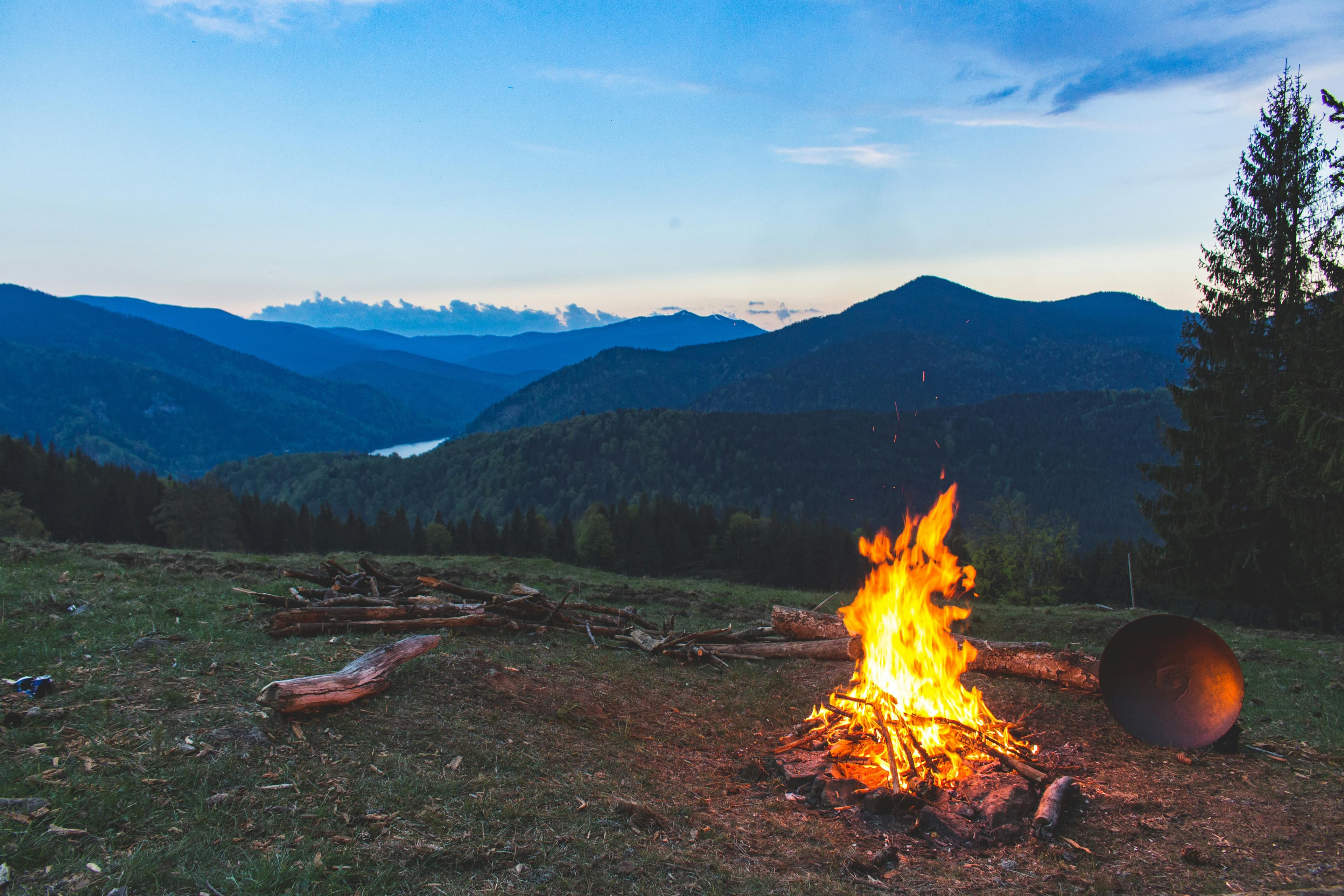 Travelers enjoying a bonfire in Jibhi