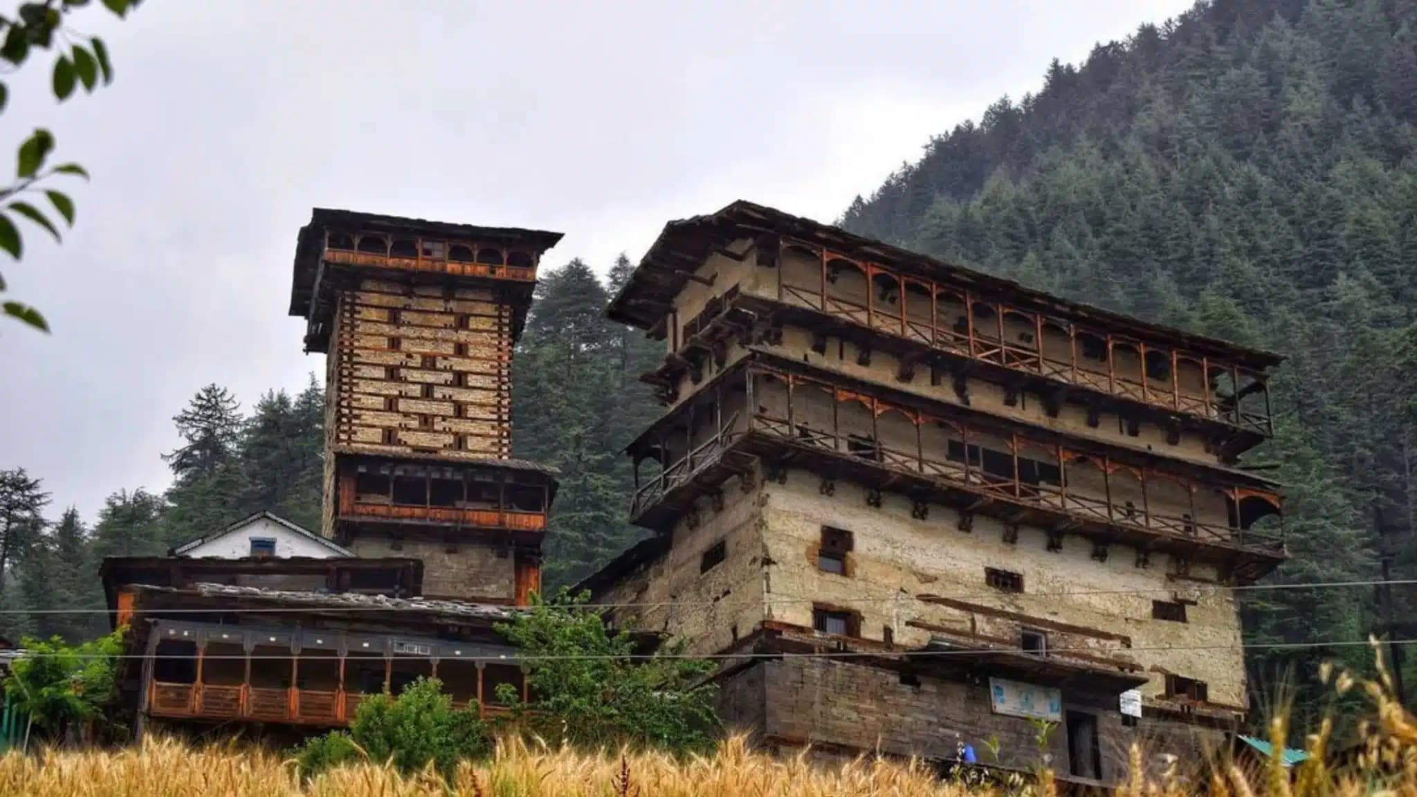 Historic Chehni Kothi tower in Banjar Valley