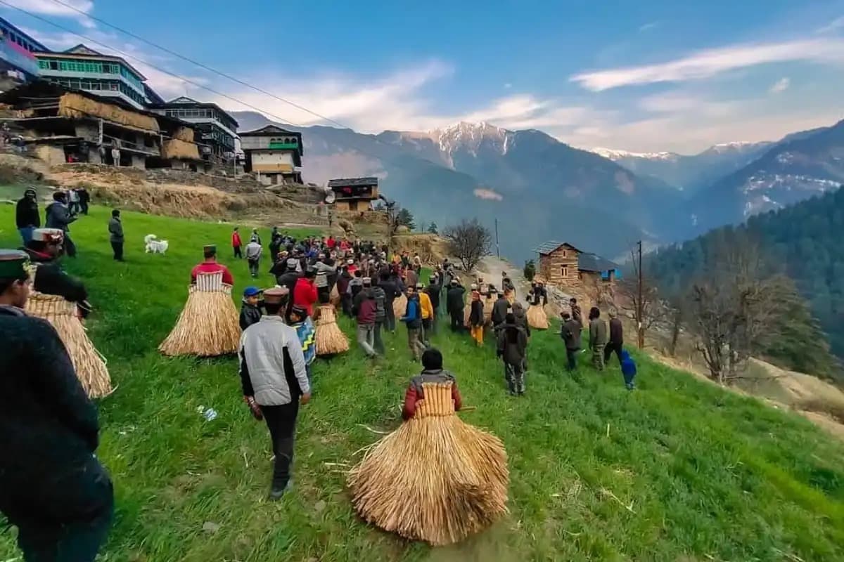 Local falguni festival dancers in traditional attire